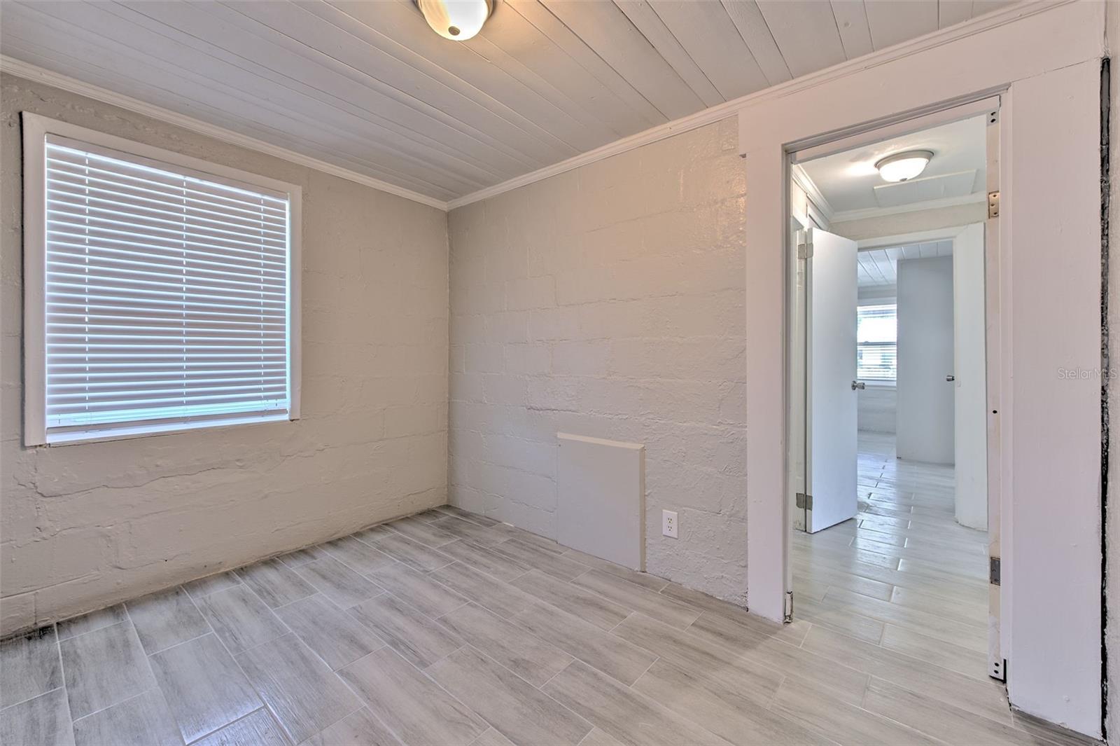 Image 24 of 35 For 905 Ball Street