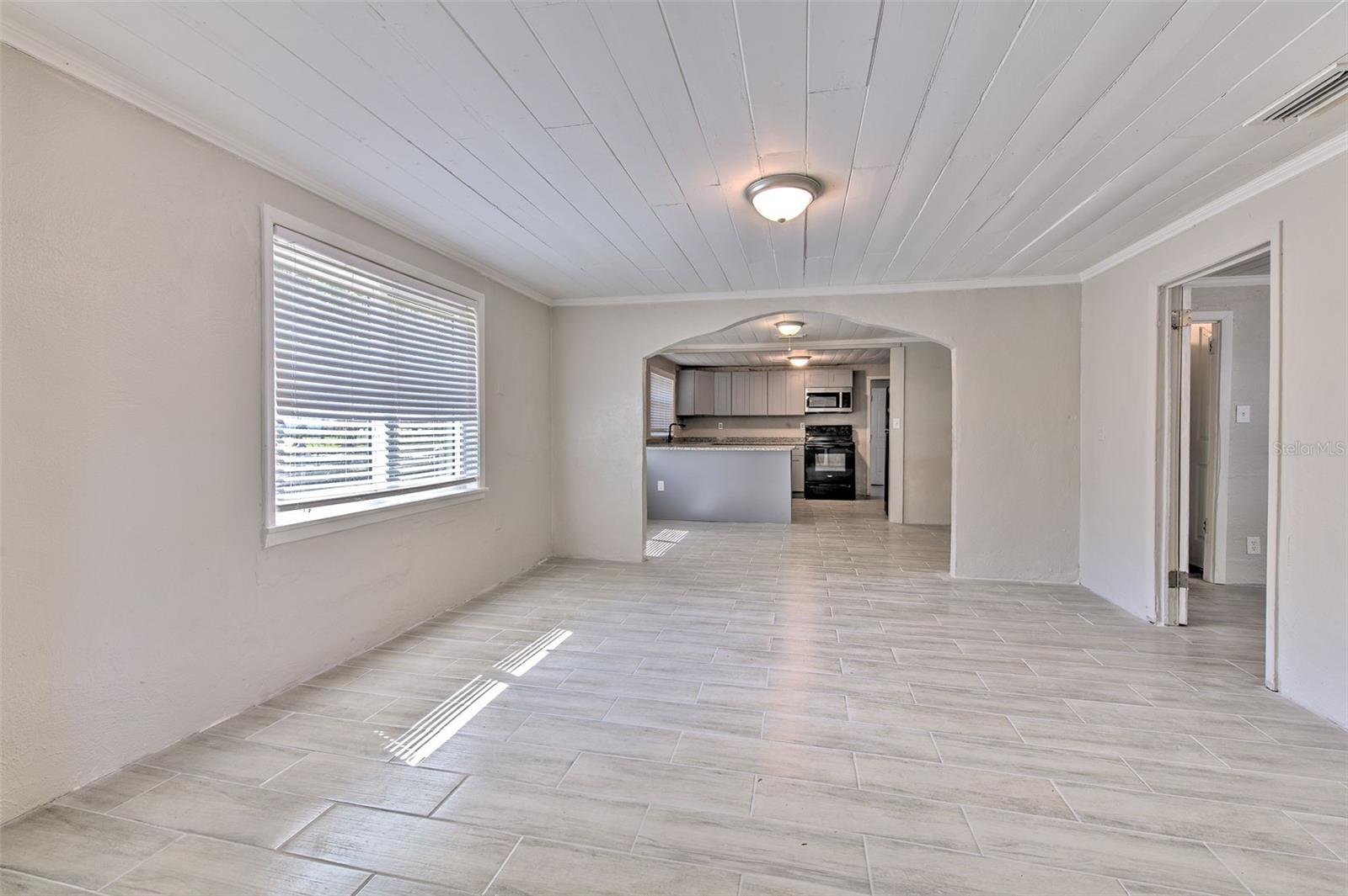 Image 9 of 35 For 905 Ball Street