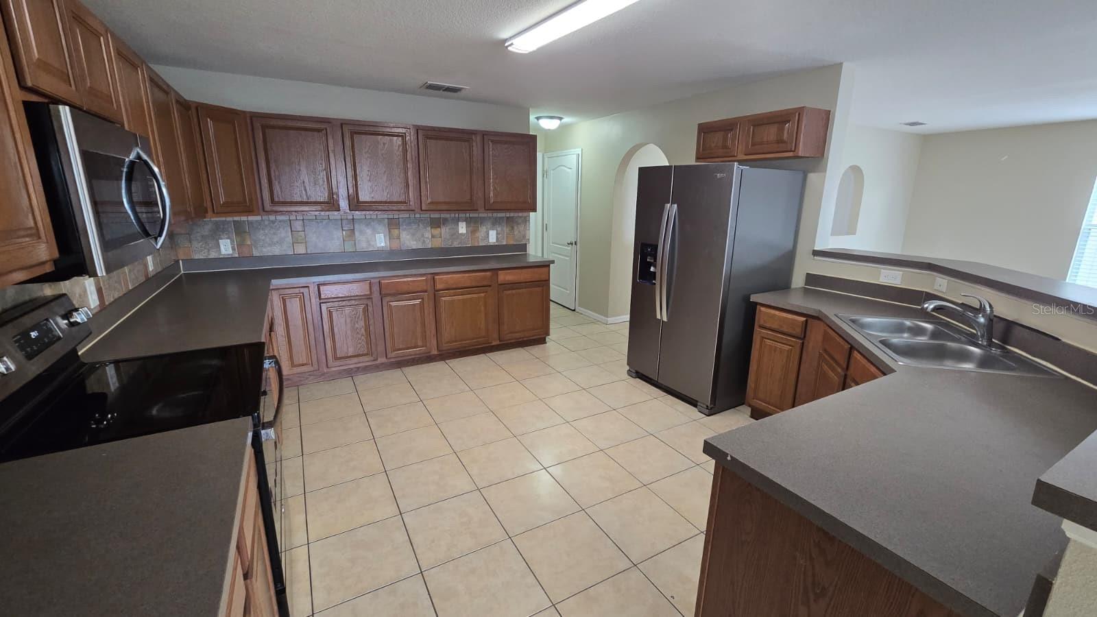 Image 4 of 14 For 1052 Brenton Leaf Drive