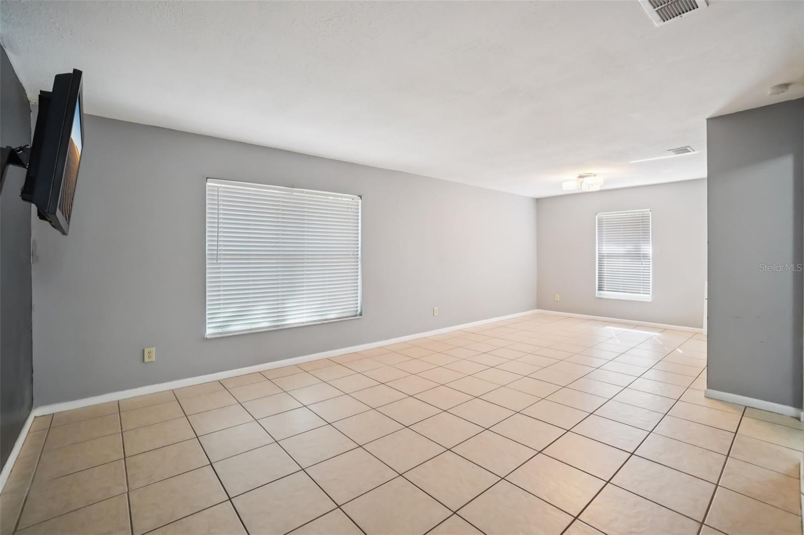 Image 11 of 25 For 618 Rollingwood Lane