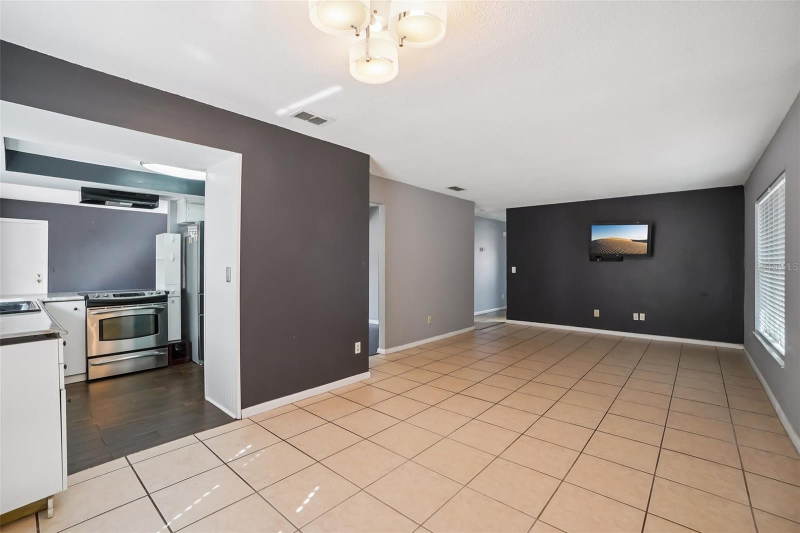 Image 12 of 25 For 618 Rollingwood Lane