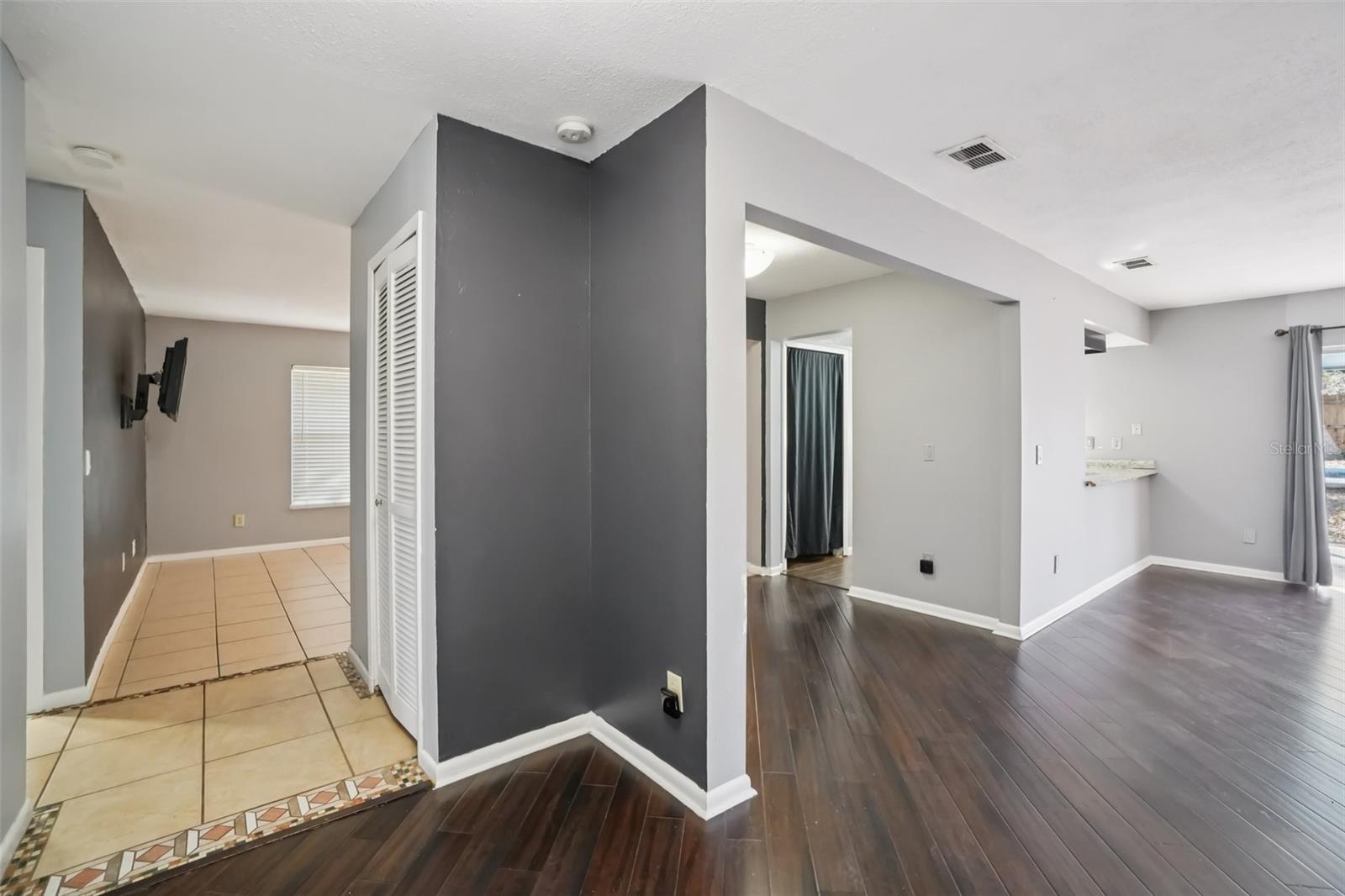 Image 3 of 25 For 618 Rollingwood Lane