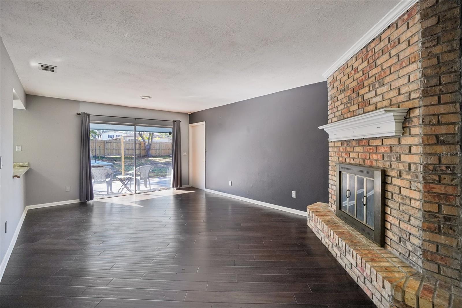 Image 5 of 25 For 618 Rollingwood Lane