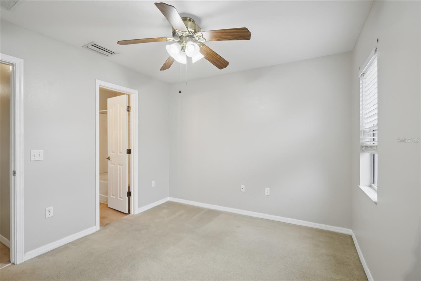 Image 18 of 39 For 10814 Kensington Park Avenue