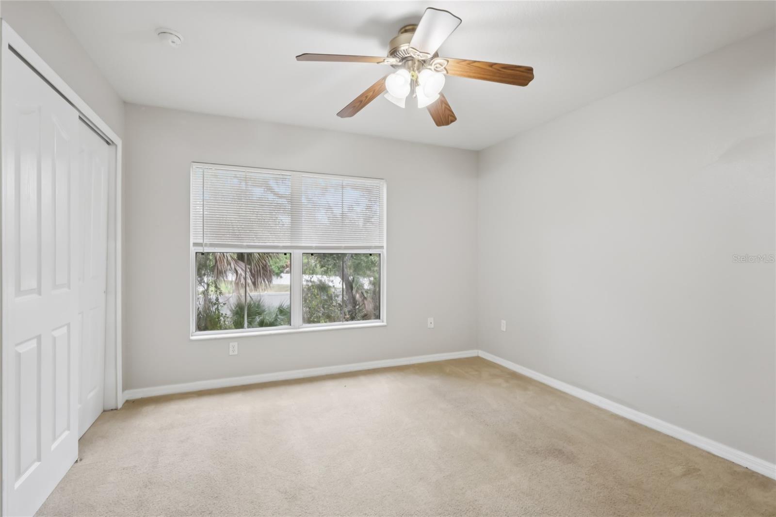 Image 23 of 39 For 10814 Kensington Park Avenue