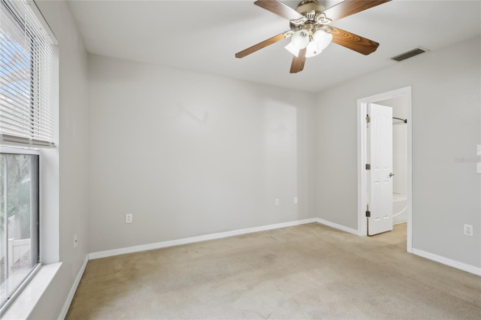 Image 26 of 39 For 10814 Kensington Park Avenue