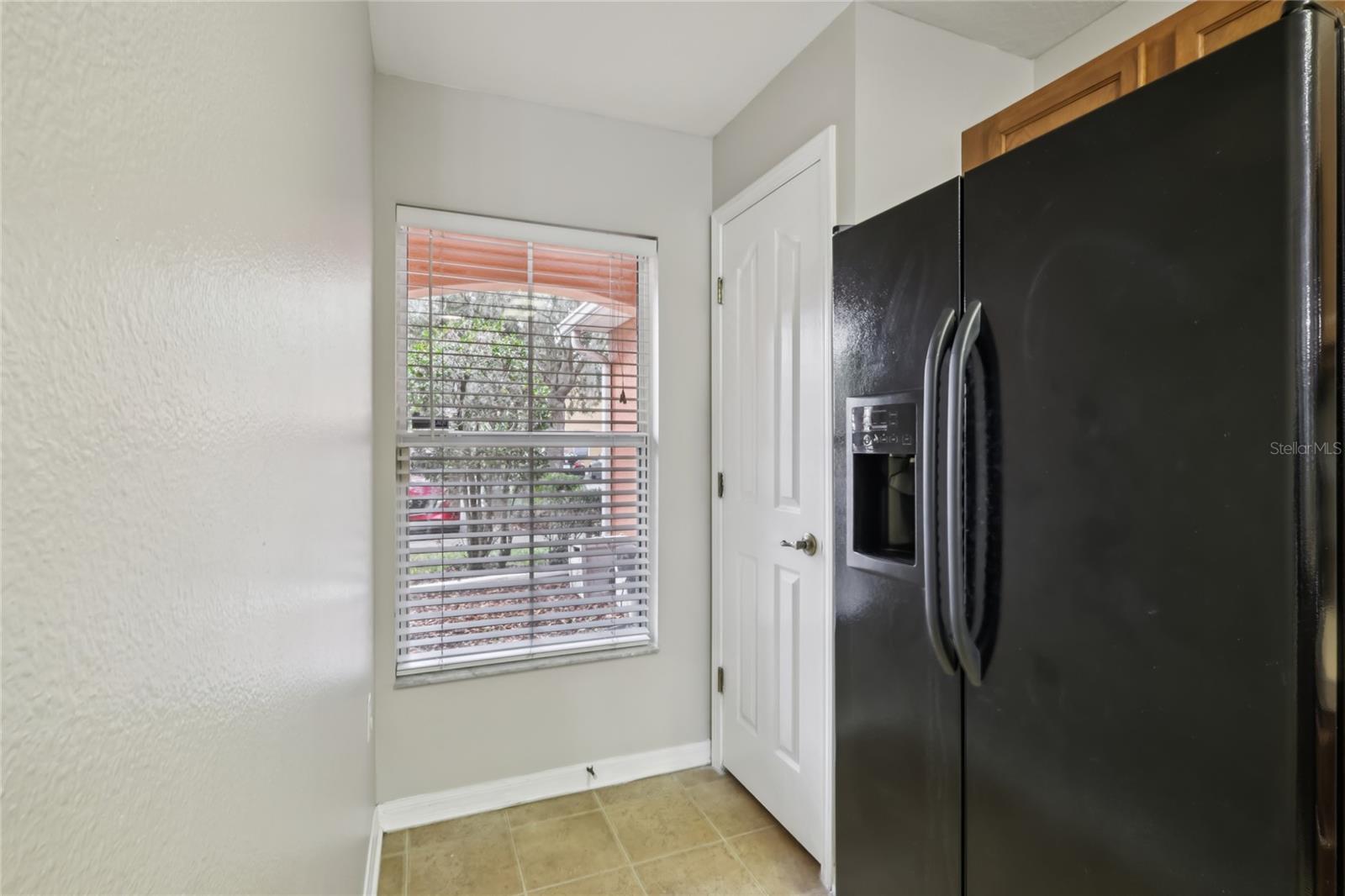 Image 30 of 39 For 10814 Kensington Park Avenue