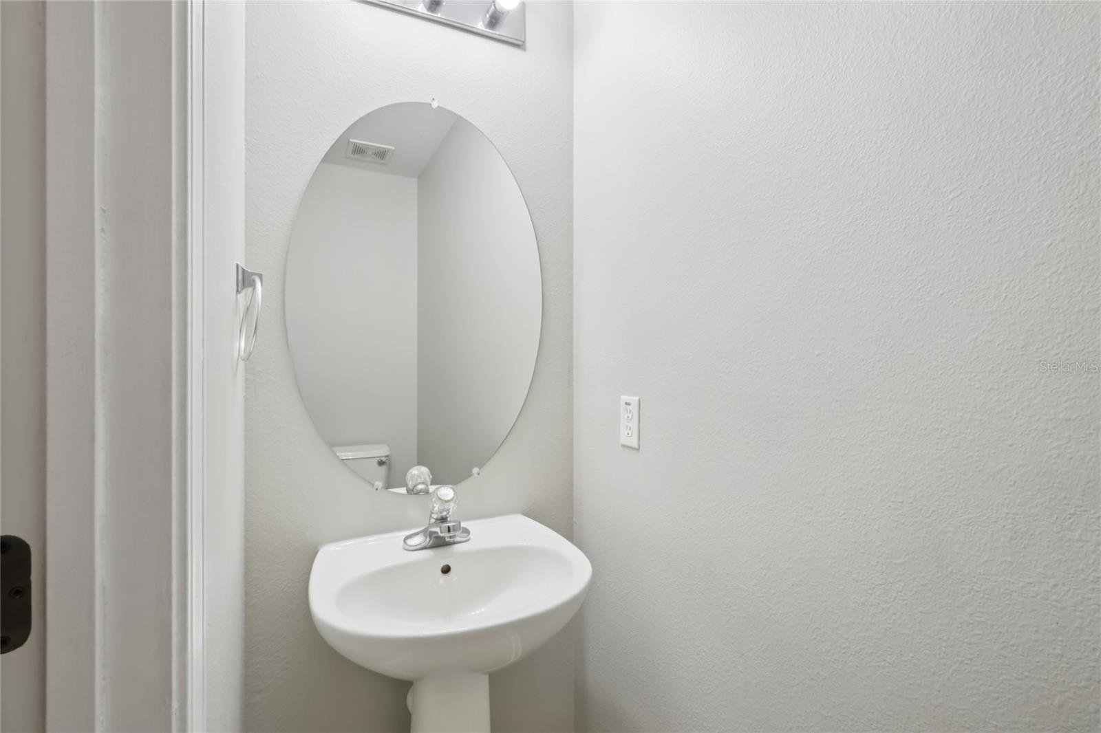 Image 31 of 39 For 10814 Kensington Park Avenue