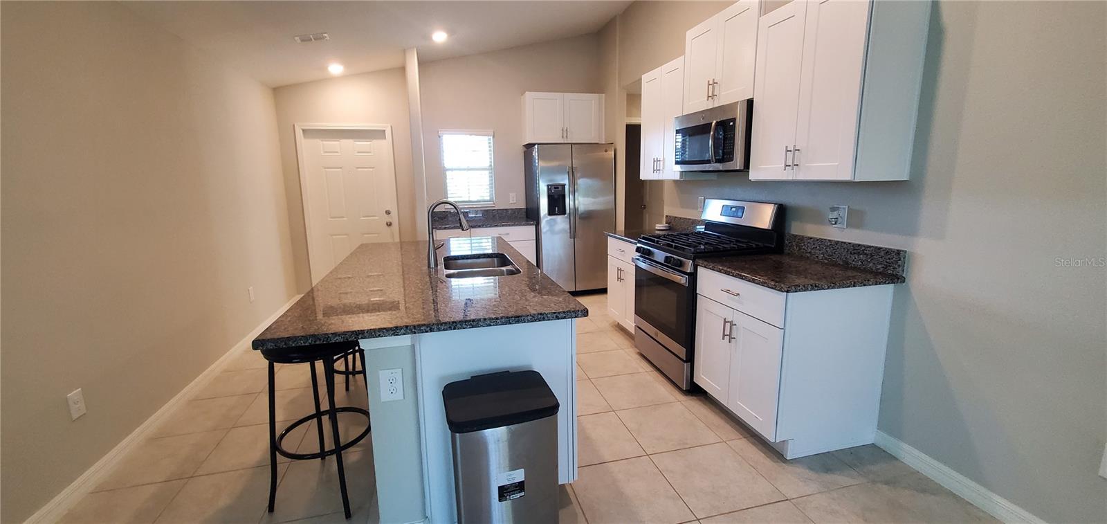 Listing photo id 4 for 5161 White Chicory Drive