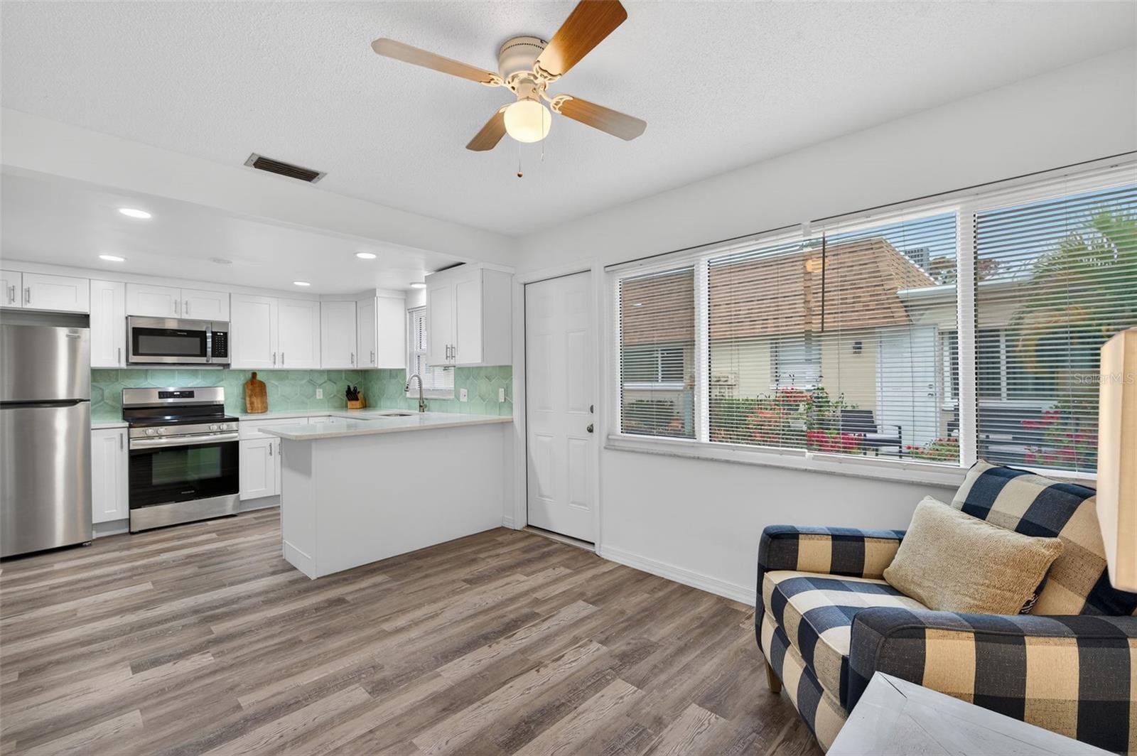 Image 12 of 31 For 8245 Vendome Boulevard N