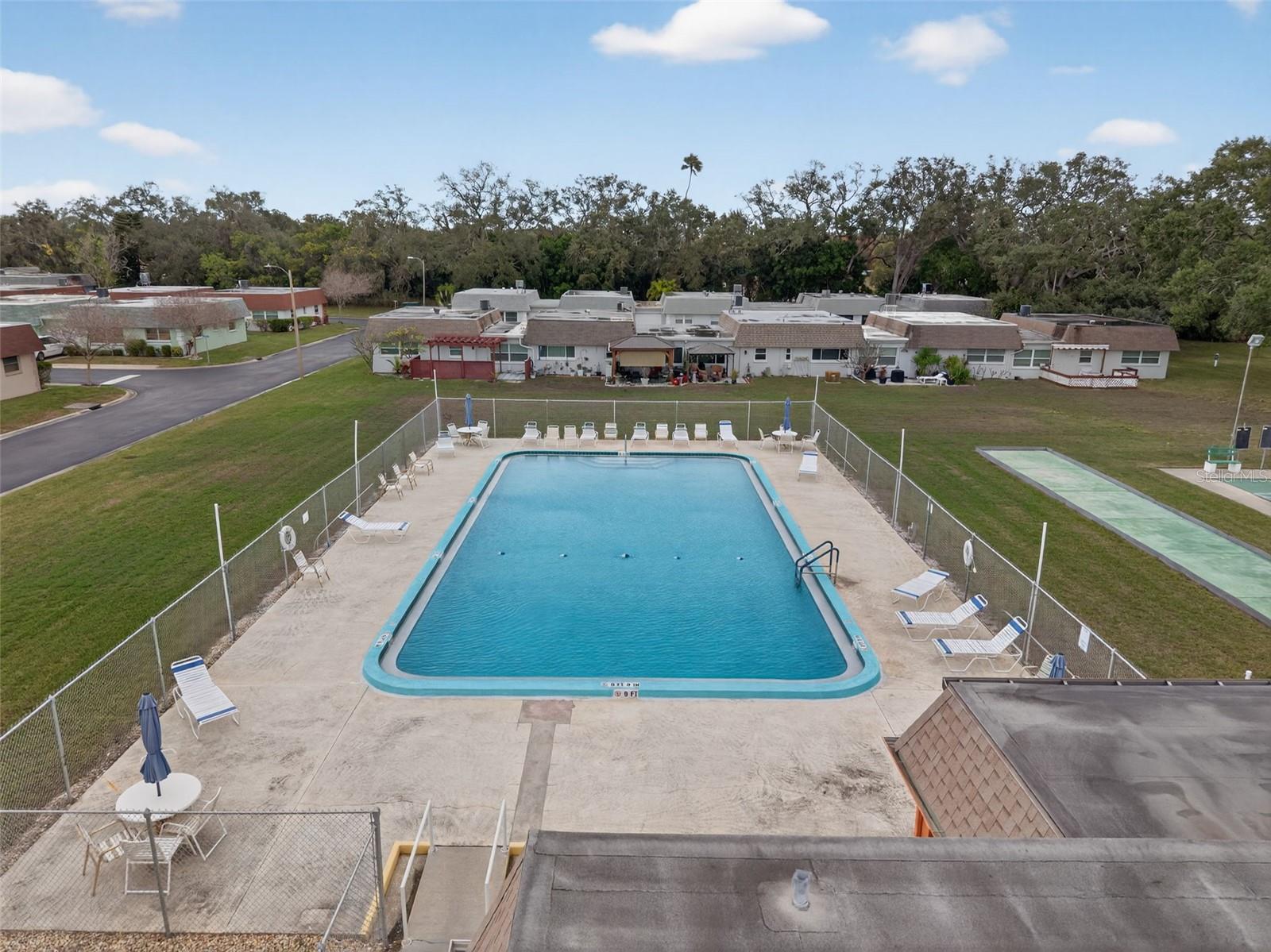 Image 27 of 31 For 8245 Vendome Boulevard N