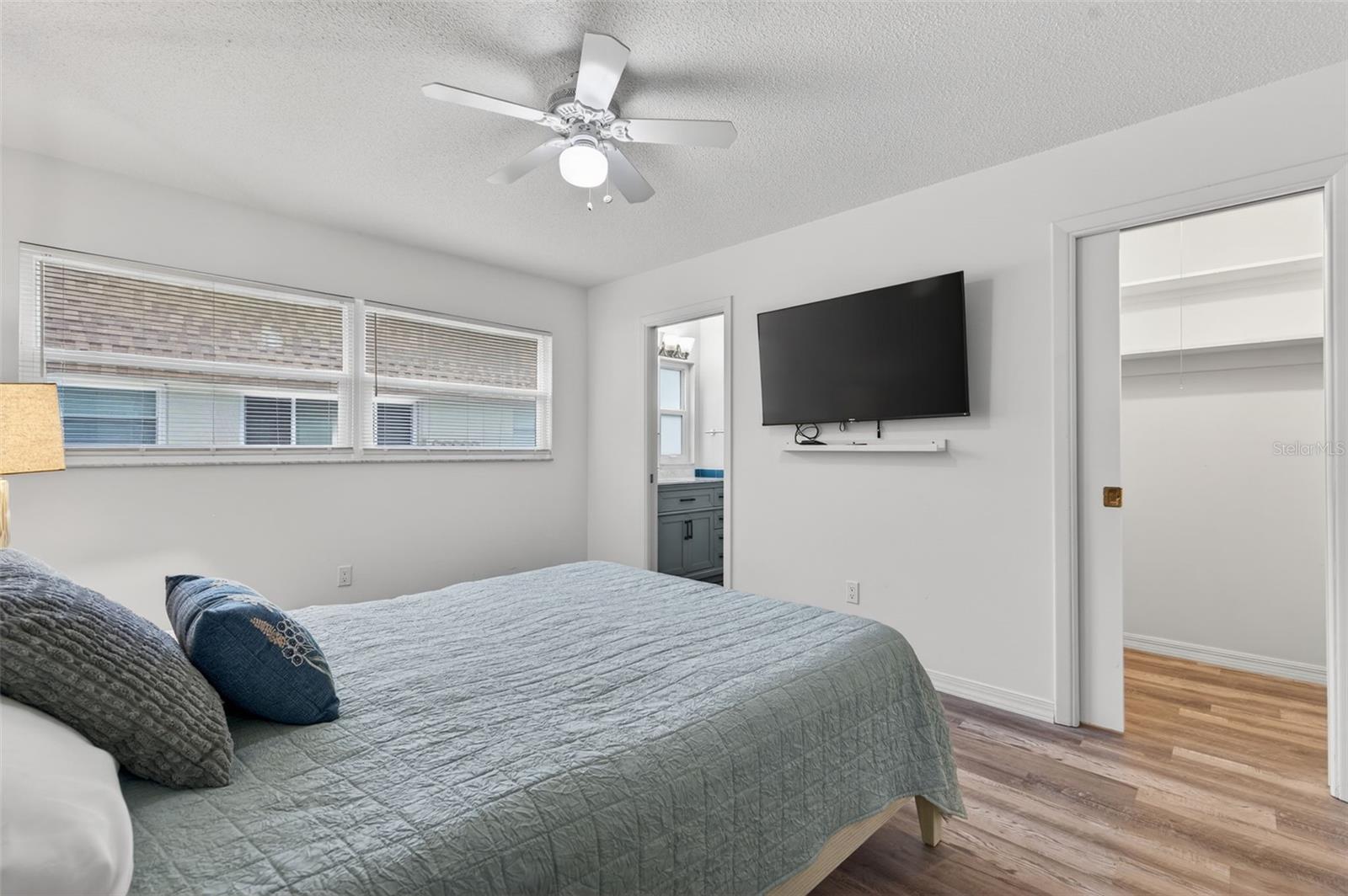 Image 4 of 31 For 8245 Vendome Boulevard N