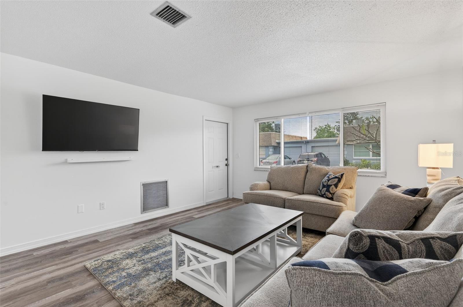 Image 6 of 31 For 8245 Vendome Boulevard N