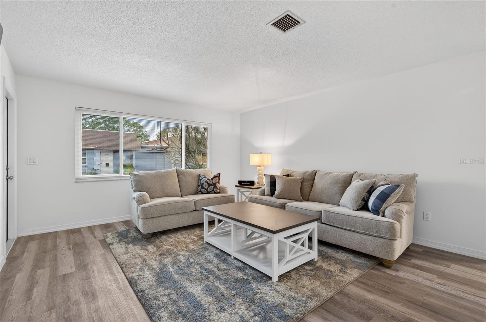 Image 7 of 31 For 8245 Vendome Boulevard N