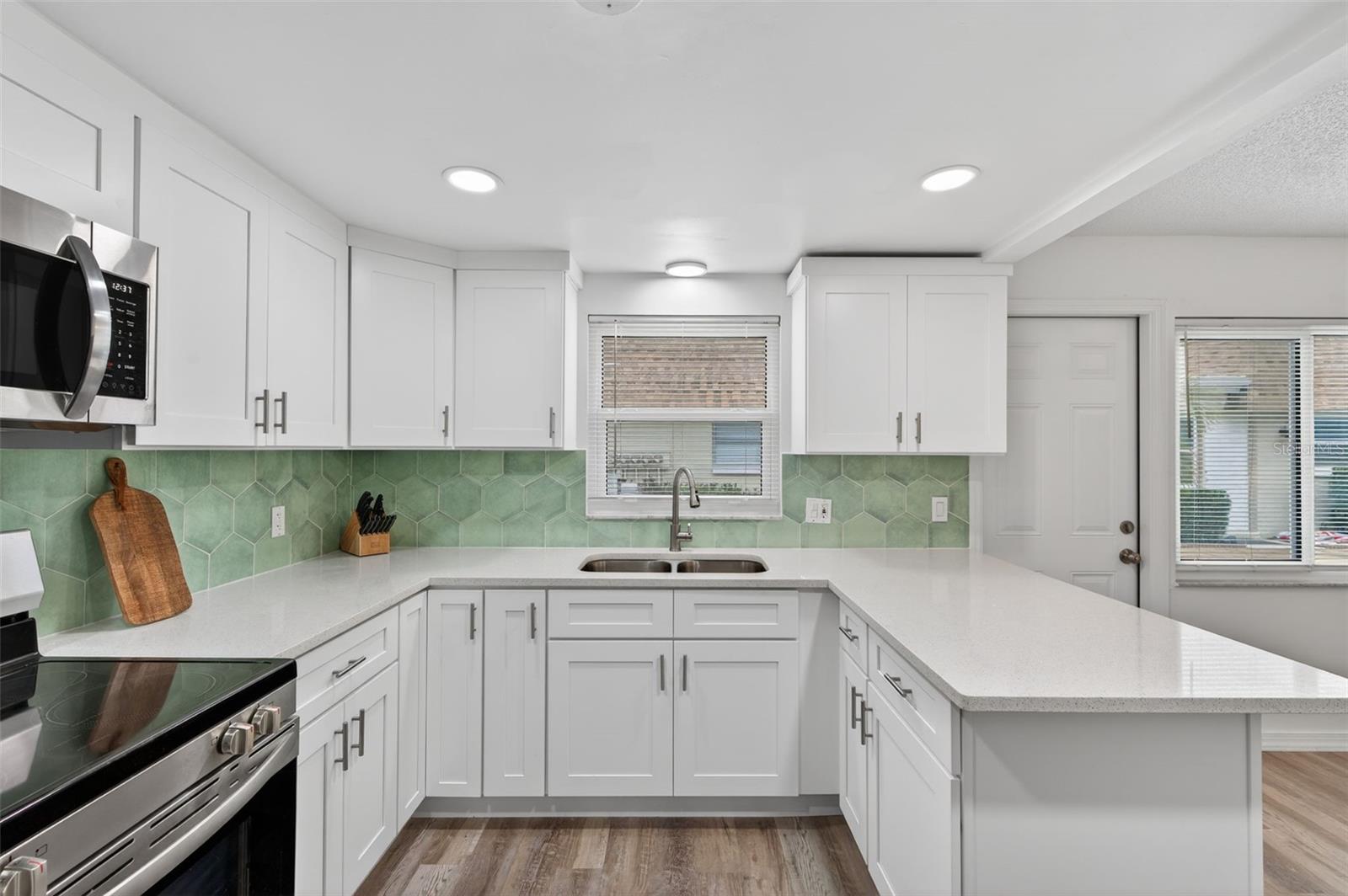 Image 9 of 31 For 8245 Vendome Boulevard N