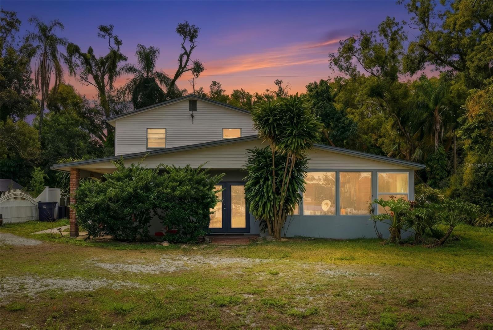 Image 2 of 62 For 2814 Humphrey Street