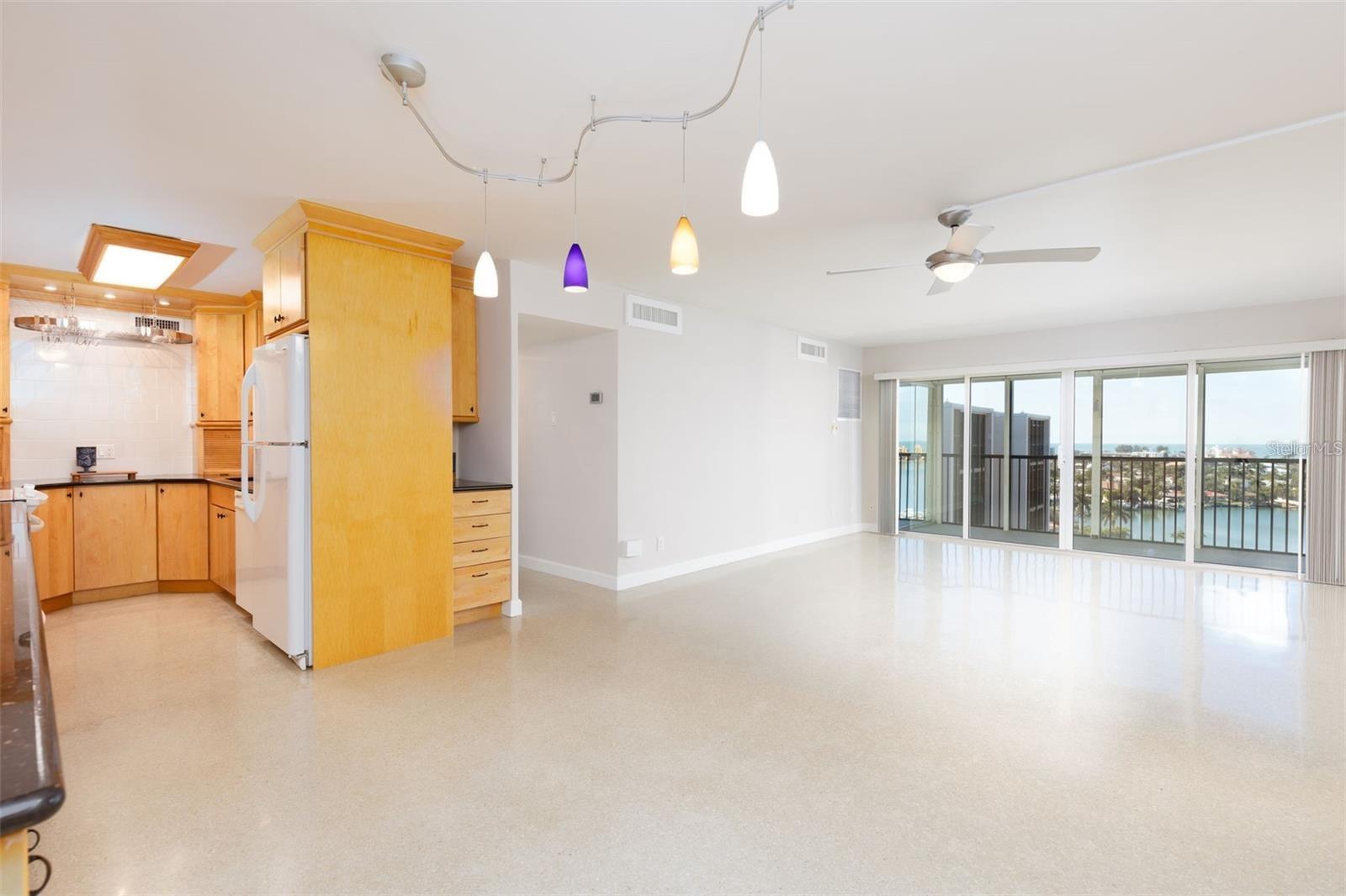 Image 5 of 23 For 10355 Paradise Boulevard 1015