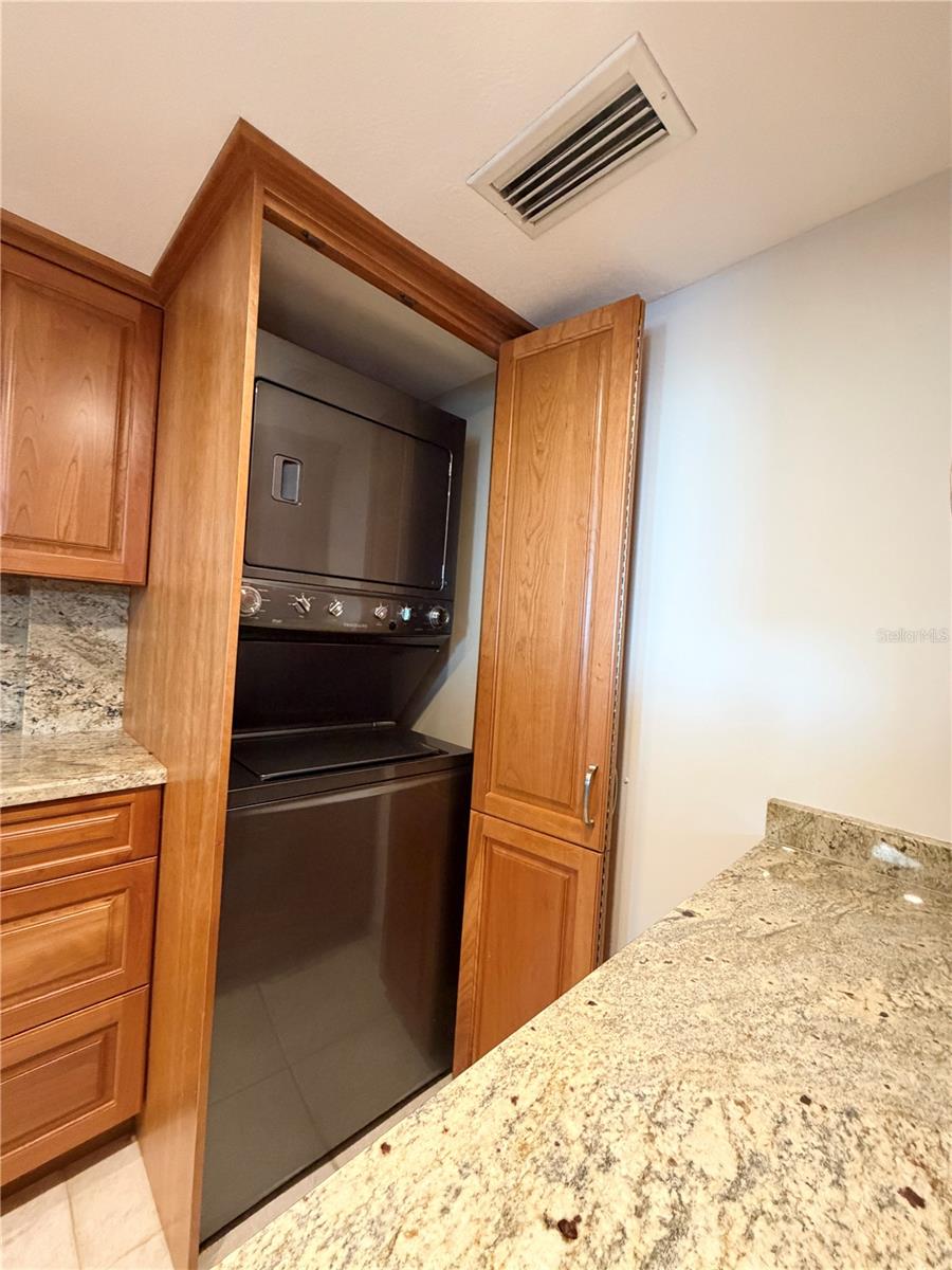 Image 11 of 23 For 5701 Mariner Street 502