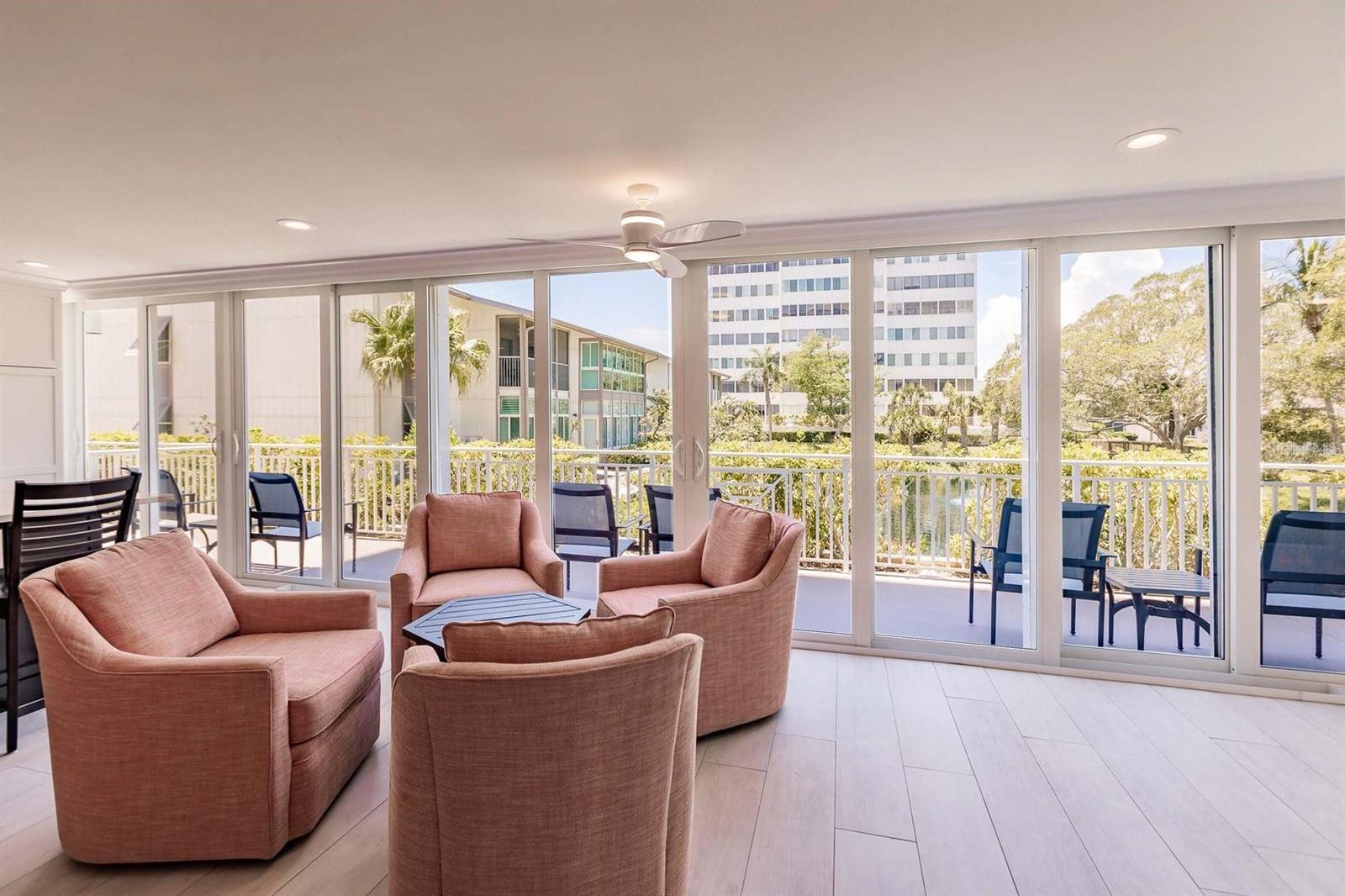 Image 19 of 37 For 1125 Peppertree Drive 102