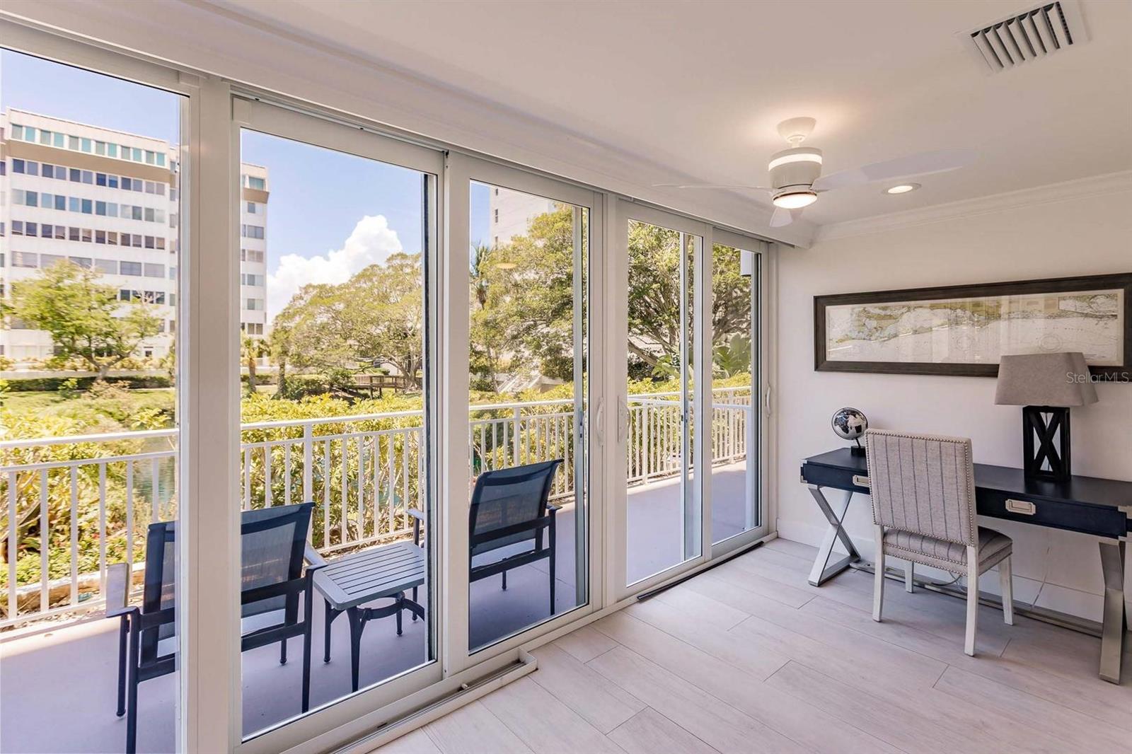 Image 31 of 37 For 1125 Peppertree Drive 102