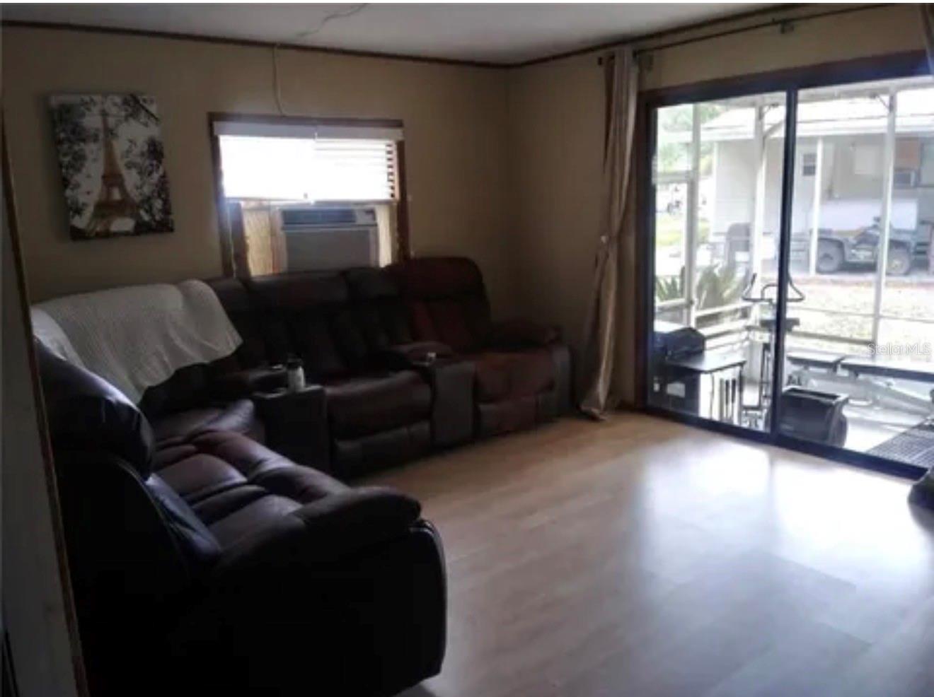 Image 3 of 5 For 8944 Jericho Court