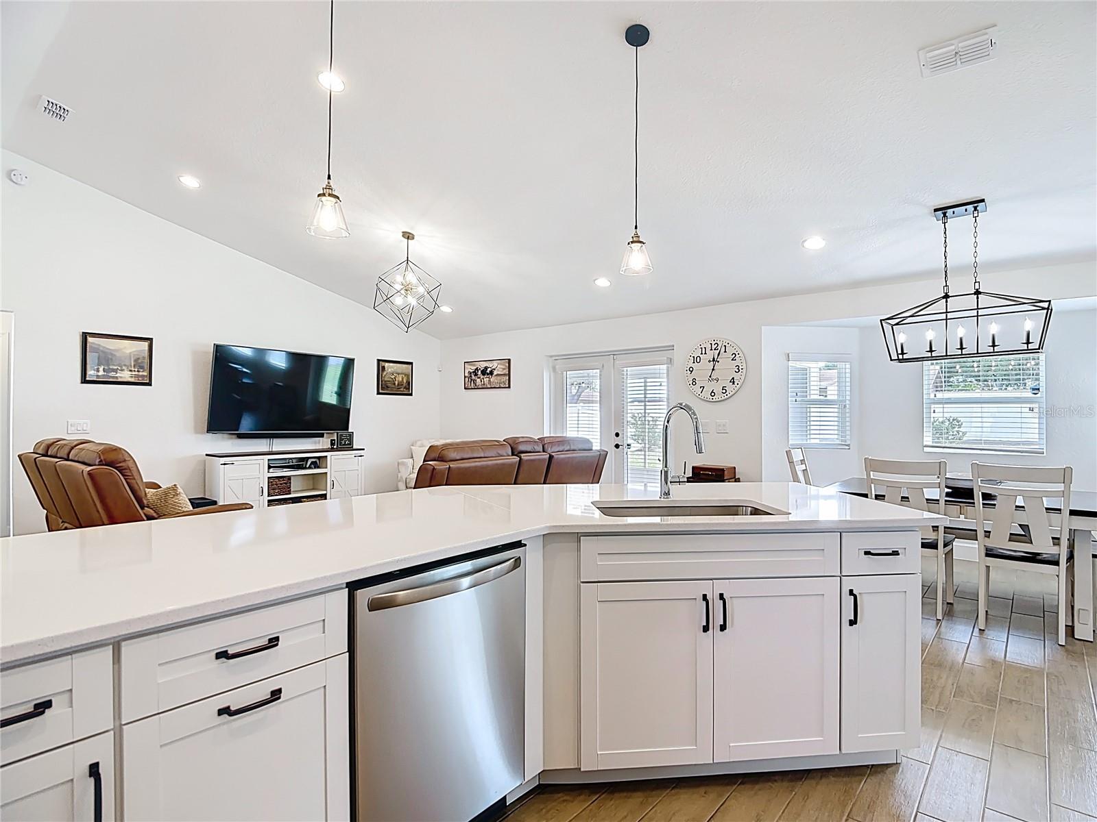 Image 11 of 47 For 2106 Hadley Road