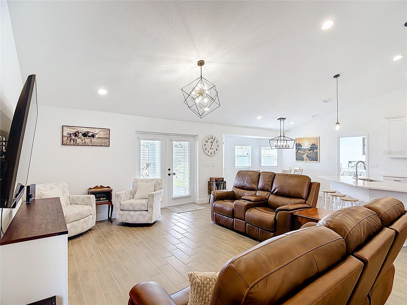 Image 20 of 47 For 2106 Hadley Road