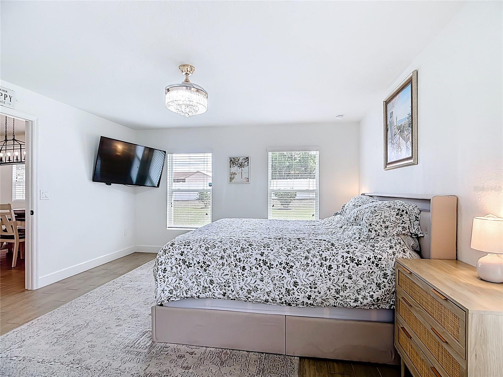 Image 28 of 47 For 2106 Hadley Road