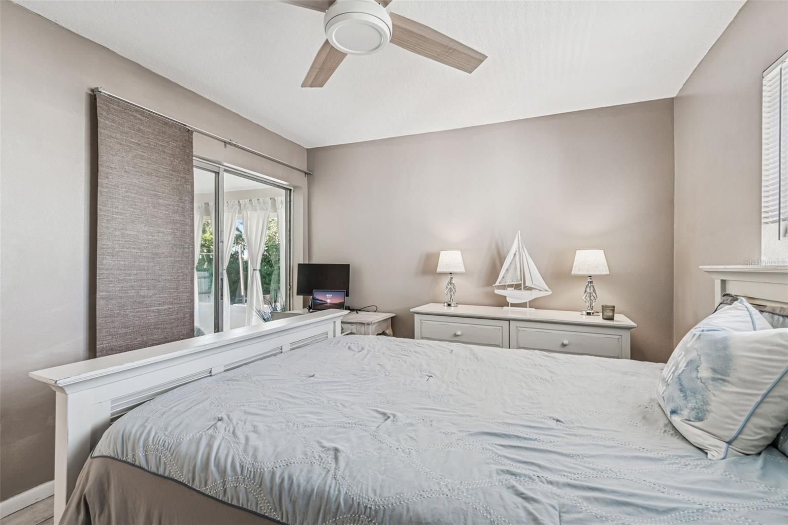 Image 40 of 60 For 216 176th Avenue E