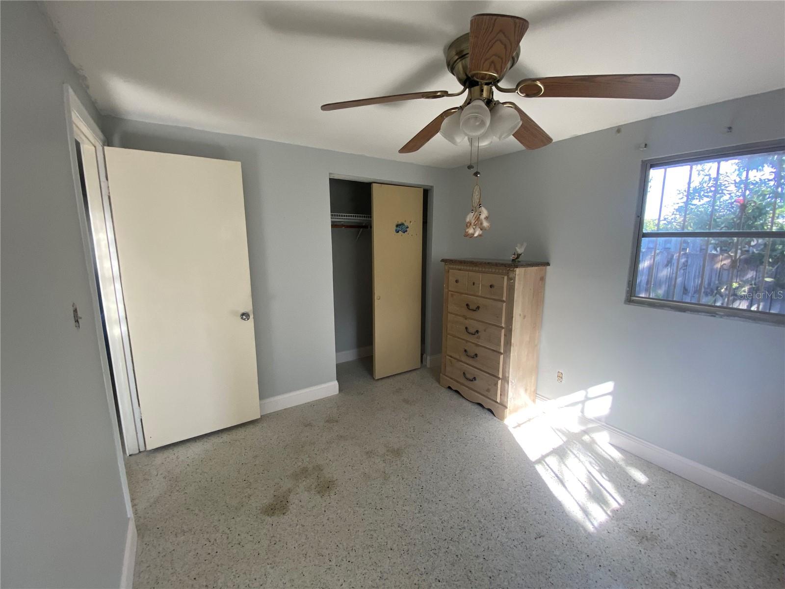 Image 12 of 21 For 4522 Henry Avenue