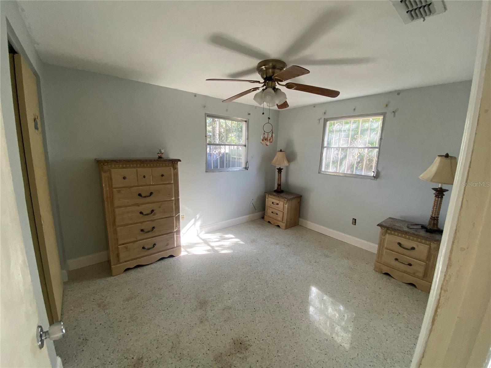 Image 13 of 21 For 4522 Henry Avenue