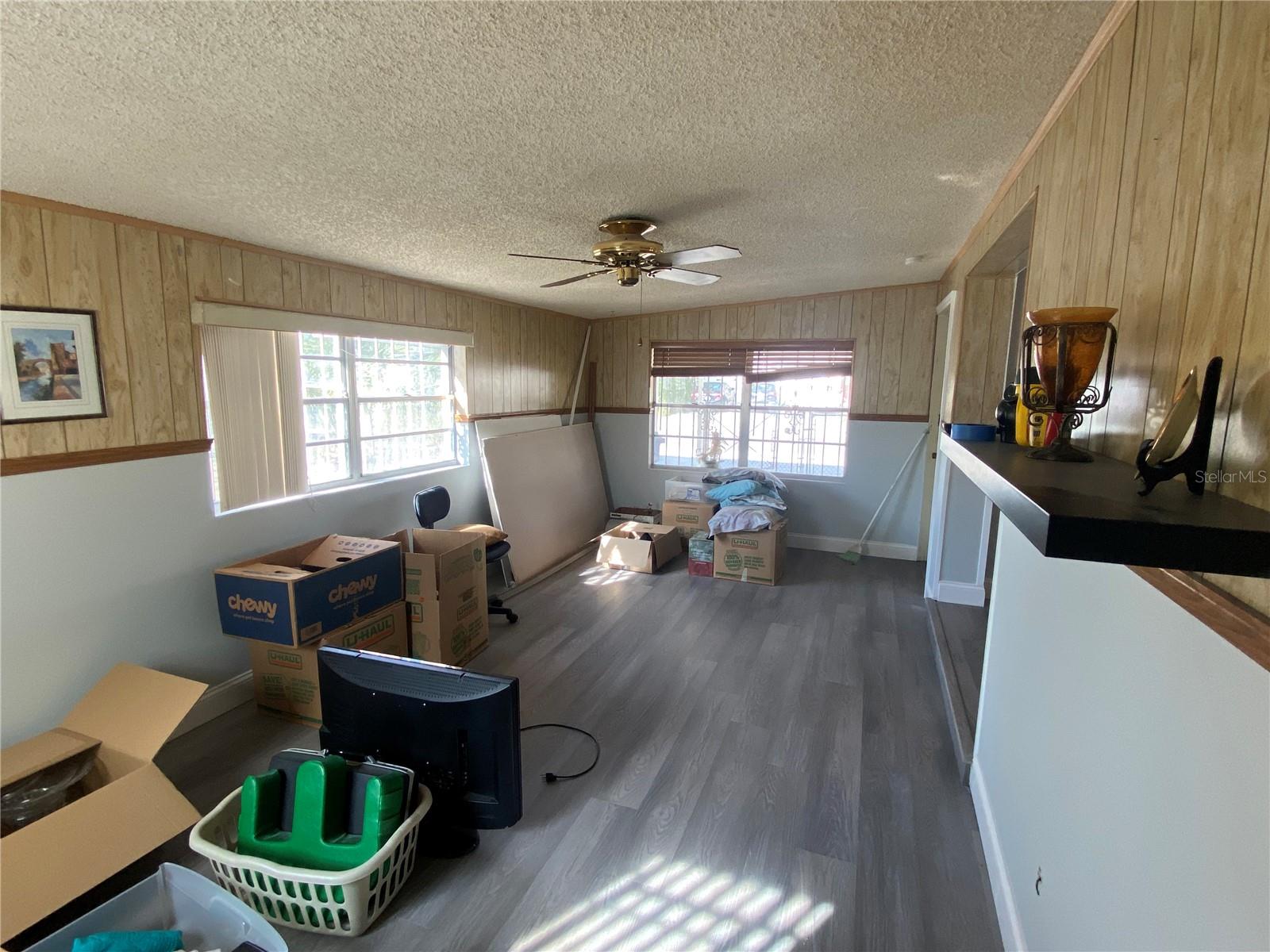 Image 8 of 21 For 4522 Henry Avenue