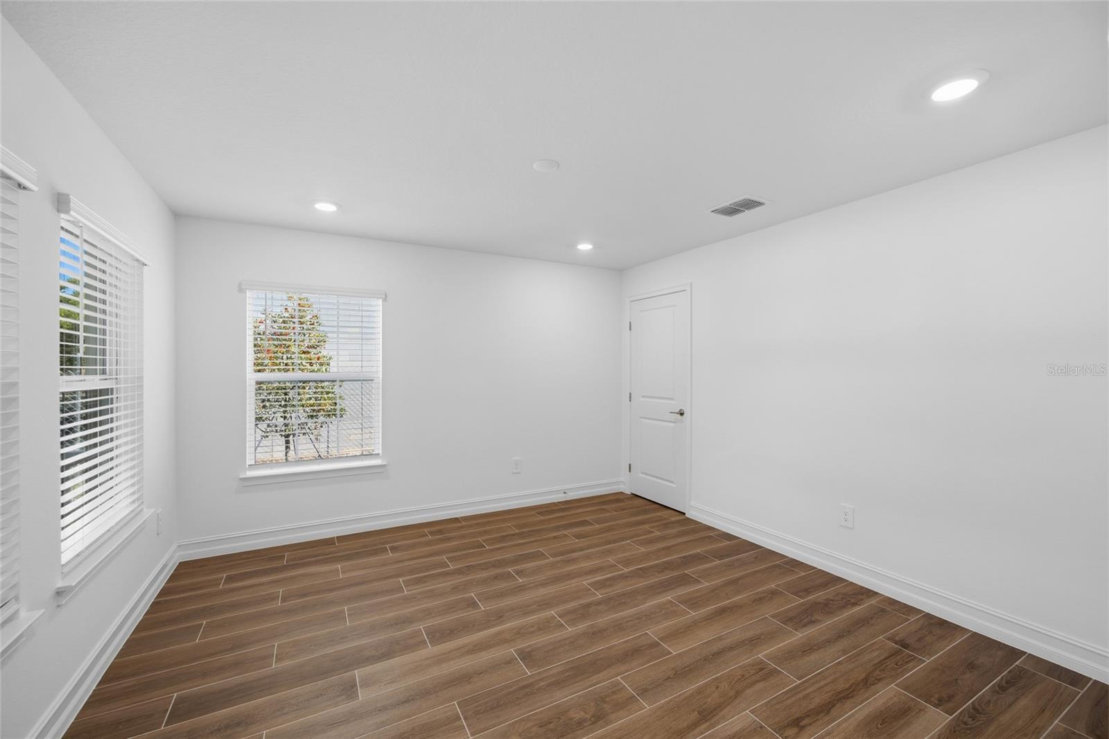 Image 7 of 34 For 4510 Manhattan Avenue 14