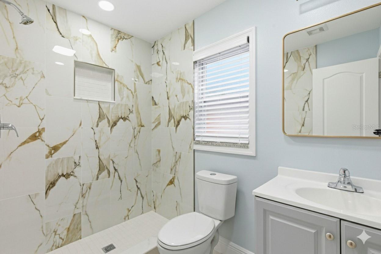 Image 13 of 23 For 915 Maydell Drive