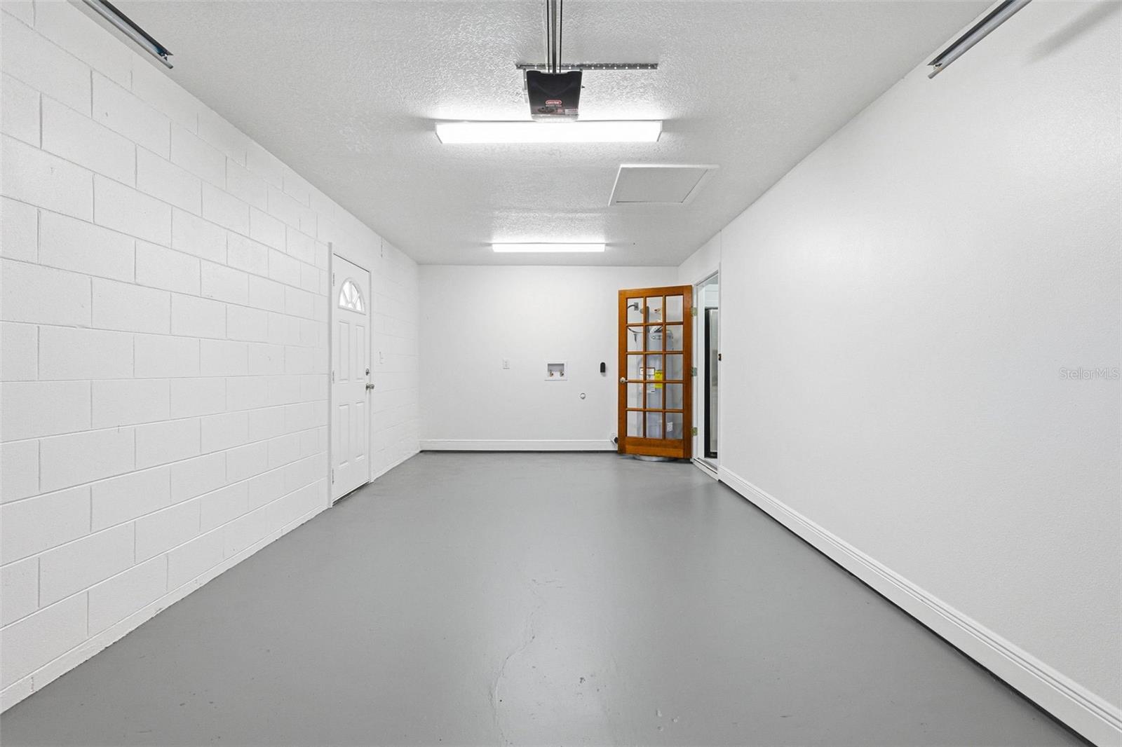 Image 17 of 23 For 915 Maydell Drive