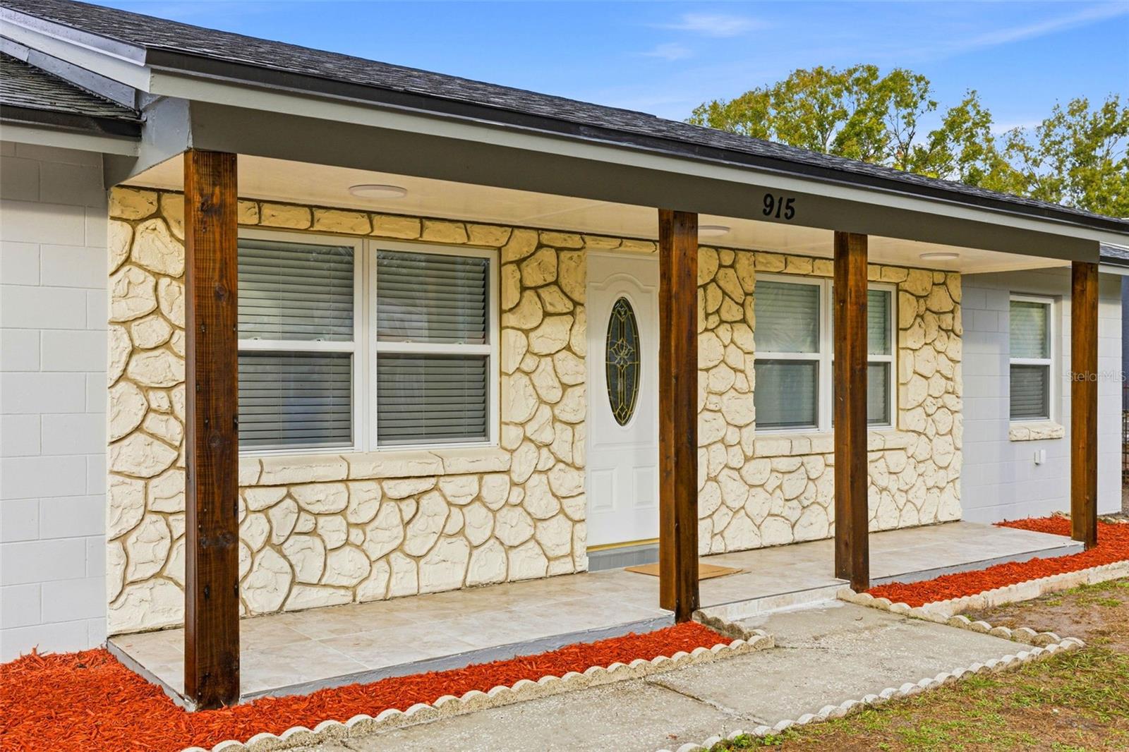 Image 2 of 23 For 915 Maydell Drive