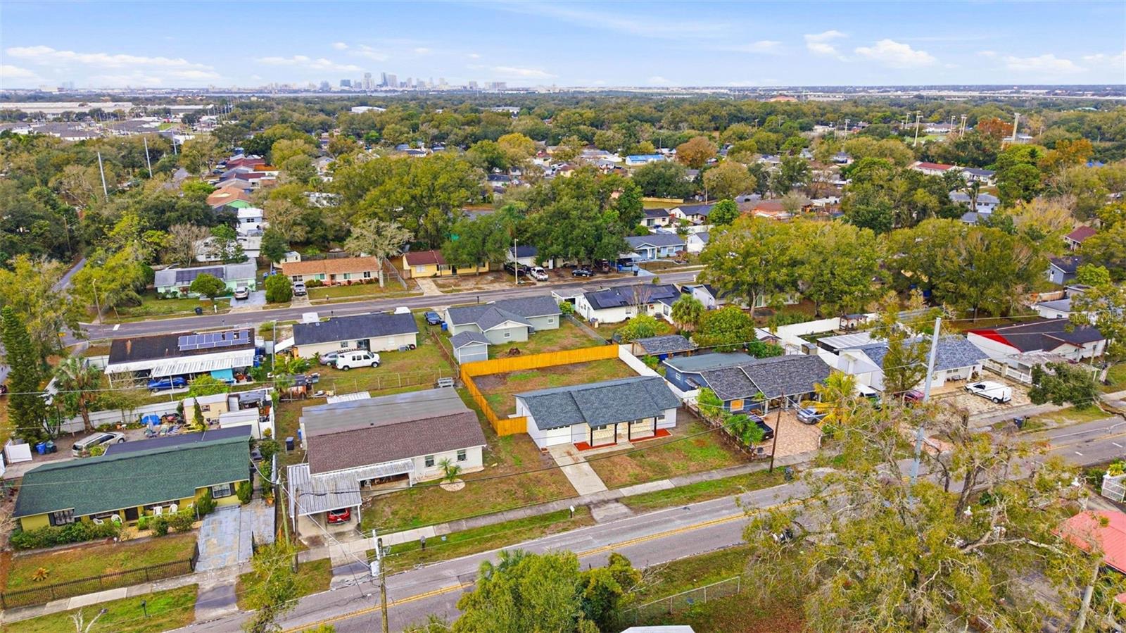 Image 20 of 23 For 915 Maydell Drive