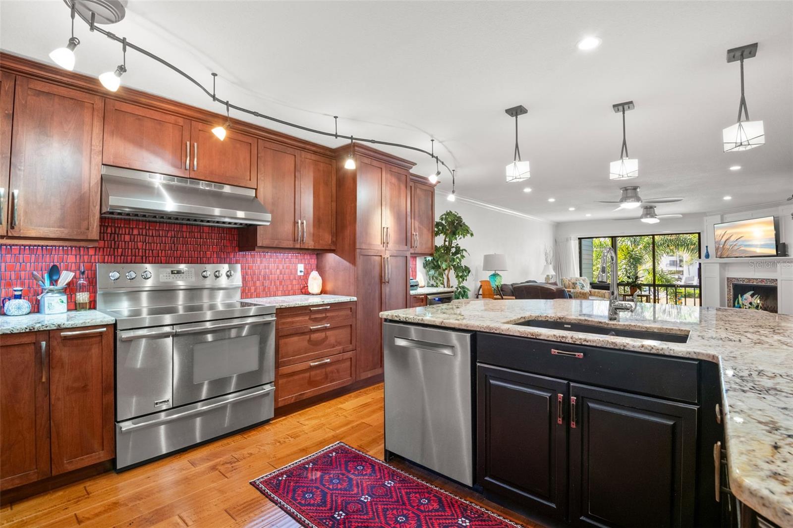 Image 21 of 89 For 12 Mariner Drive