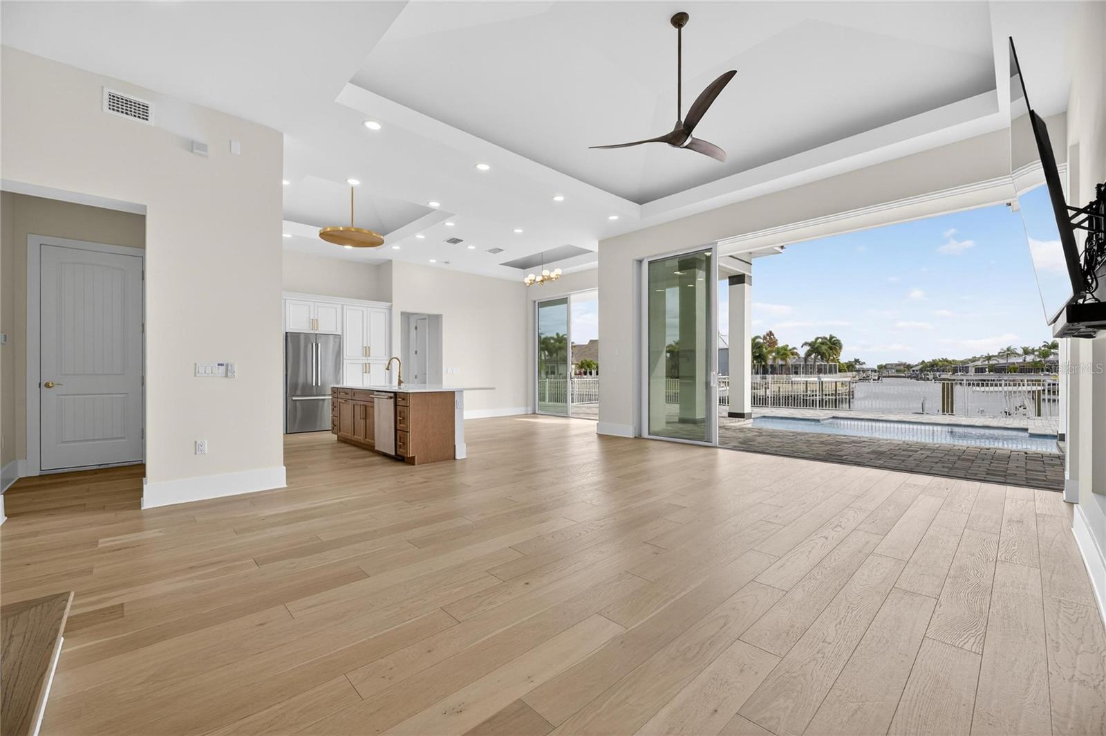 Image 11 of 99 For 5605 Tybee Island Drive