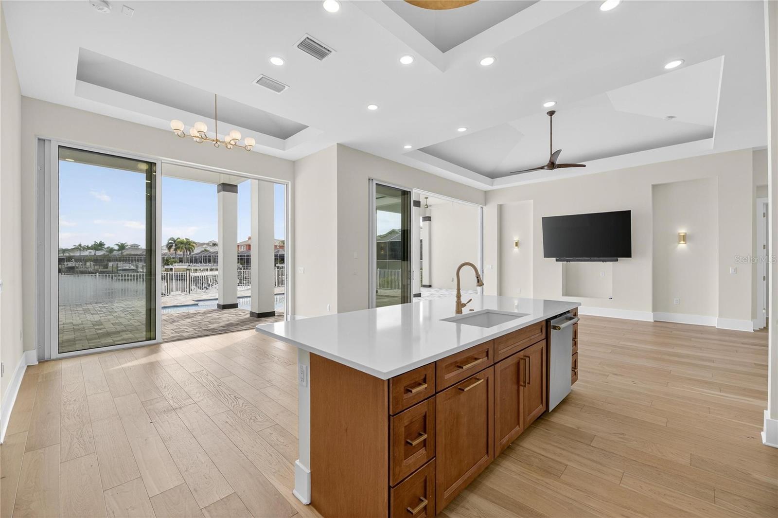 Image 23 of 99 For 5605 Tybee Island Drive