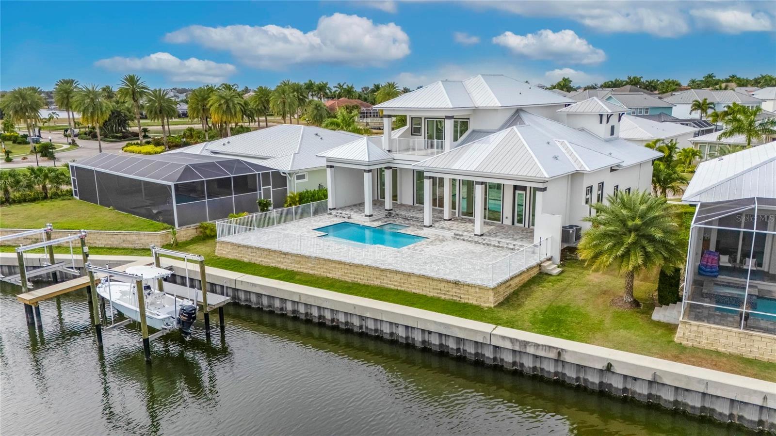 Image 4 of 99 For 5605 Tybee Island Drive