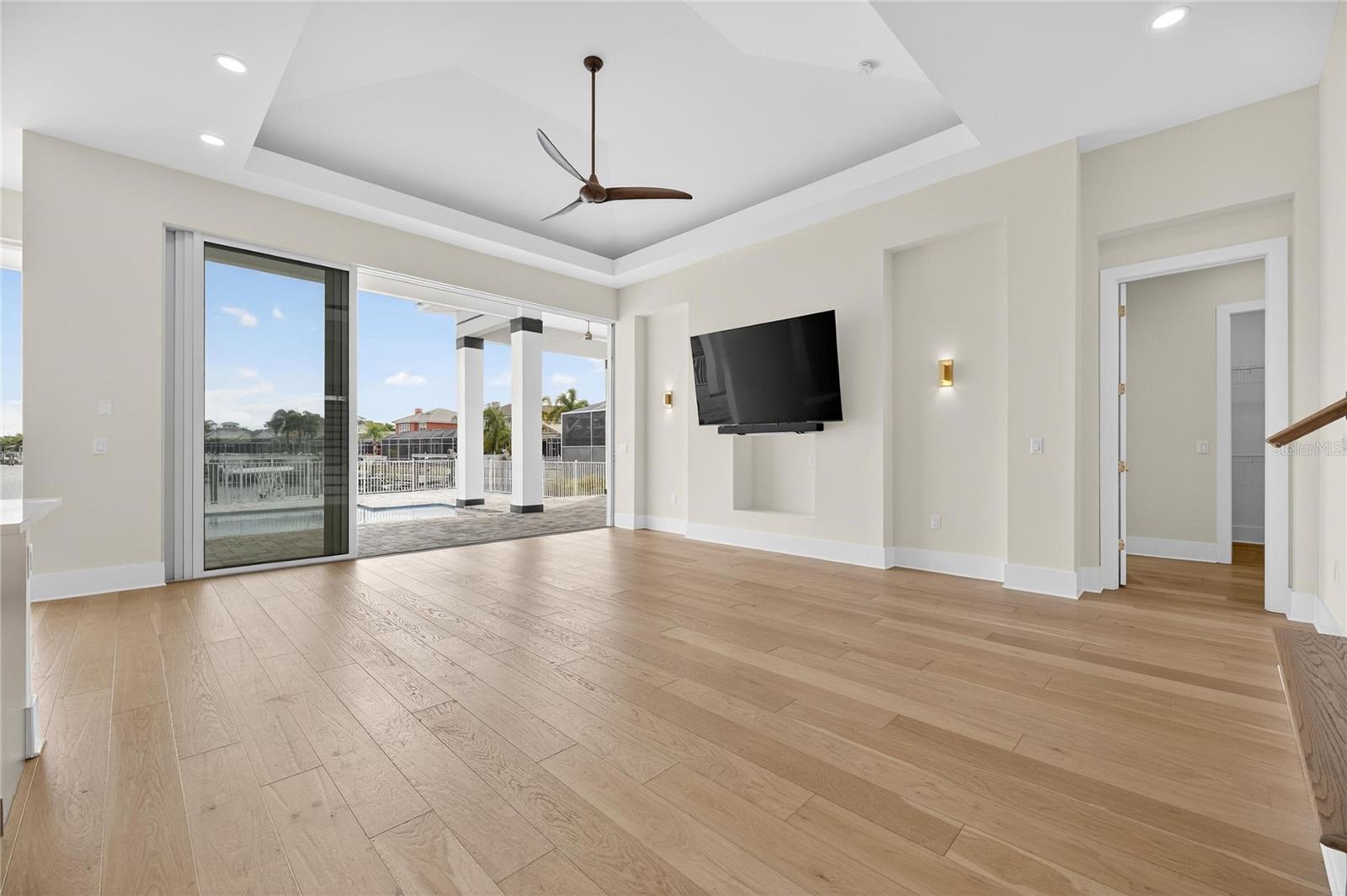 Image 5 of 99 For 5605 Tybee Island Drive