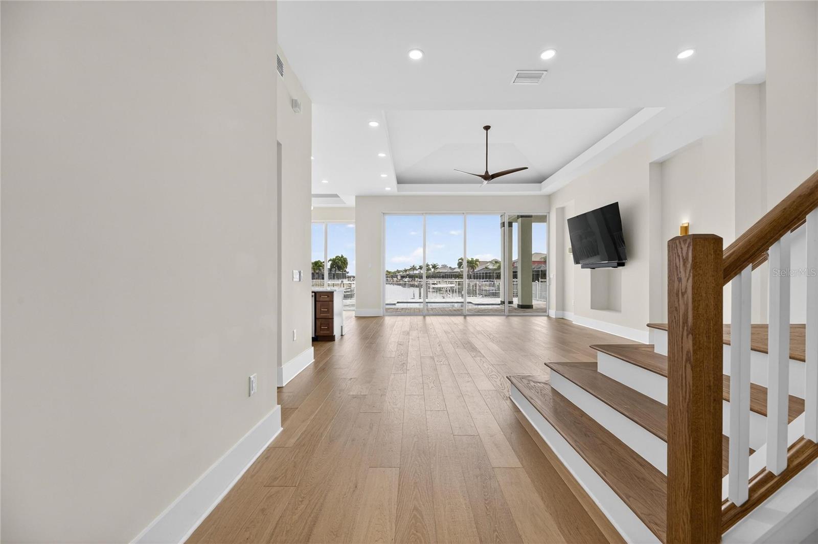 Image 8 of 99 For 5605 Tybee Island Drive