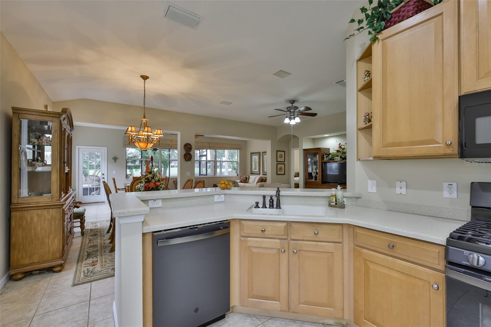Image 14 of 54 For 1118 Emerald Dunes Drive