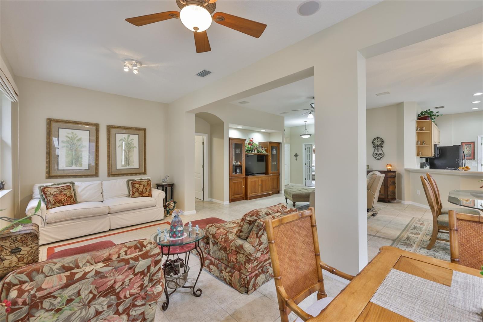 Image 15 of 54 For 1118 Emerald Dunes Drive