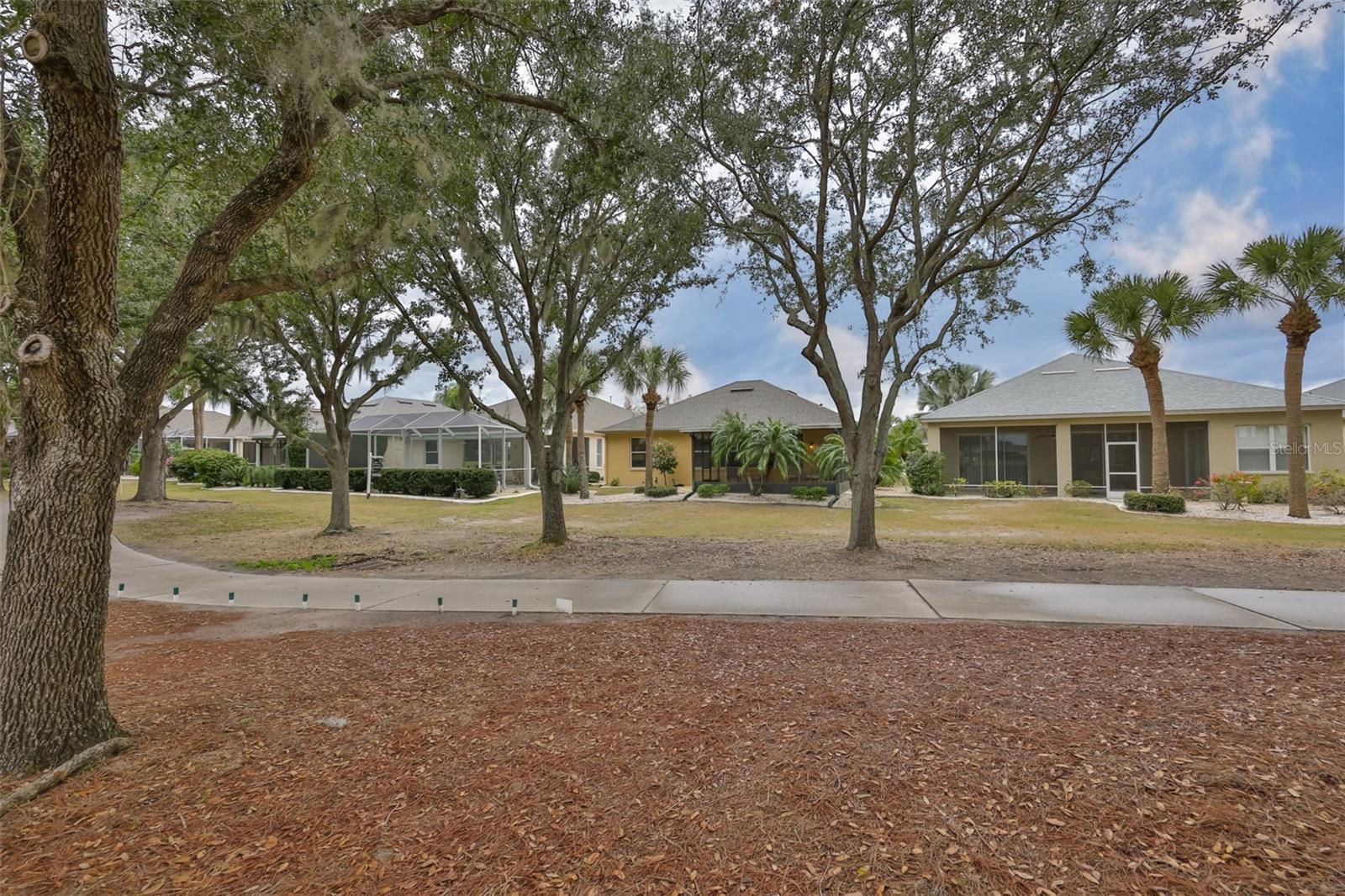 Image 38 of 54 For 1118 Emerald Dunes Drive