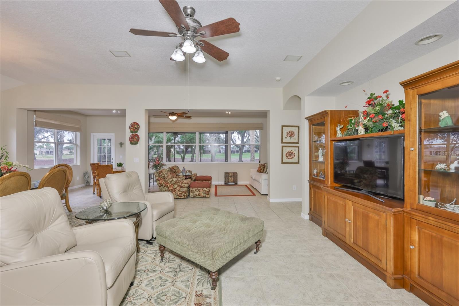 Image 9 of 54 For 1118 Emerald Dunes Drive