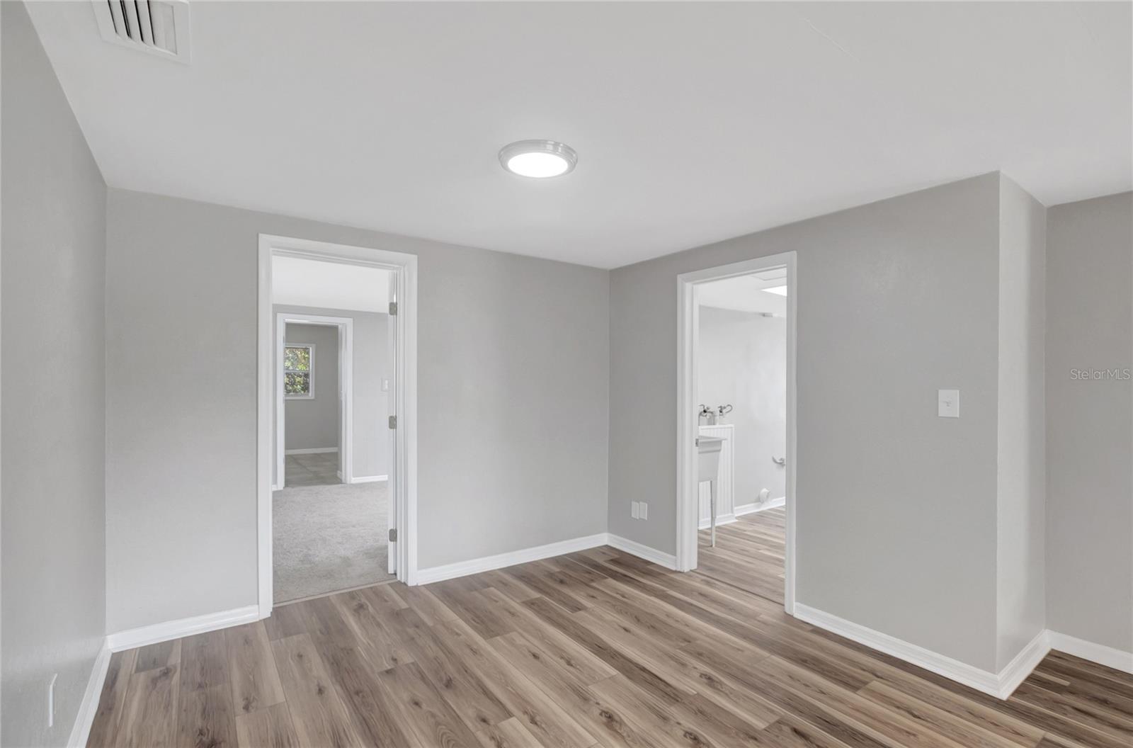 Image 16 of 36 For 5605 Oceanic Road