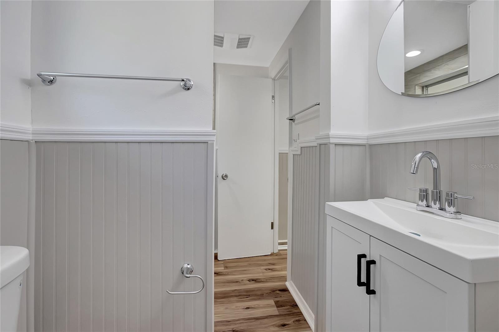 Image 23 of 36 For 5605 Oceanic Road