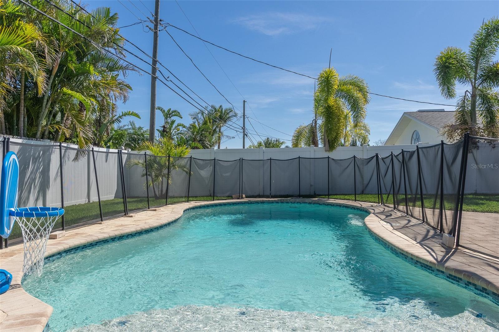 Image 18 of 23 For 731 44th Avenue Ne